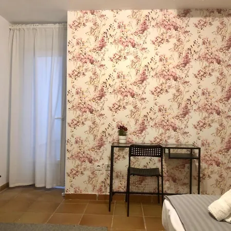 Plaza Espana Family House בית נופש *